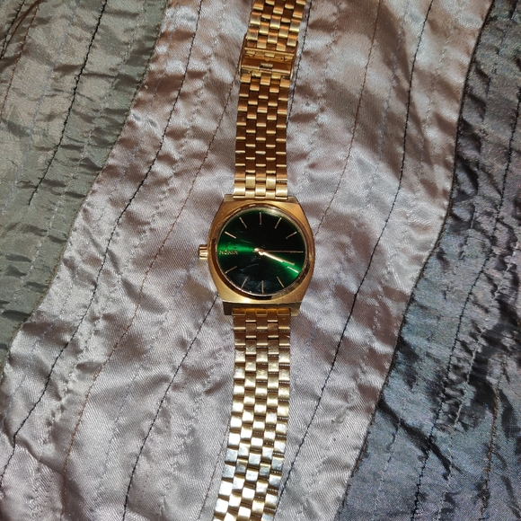 Nixon's men's watches - Picture 1 of 3